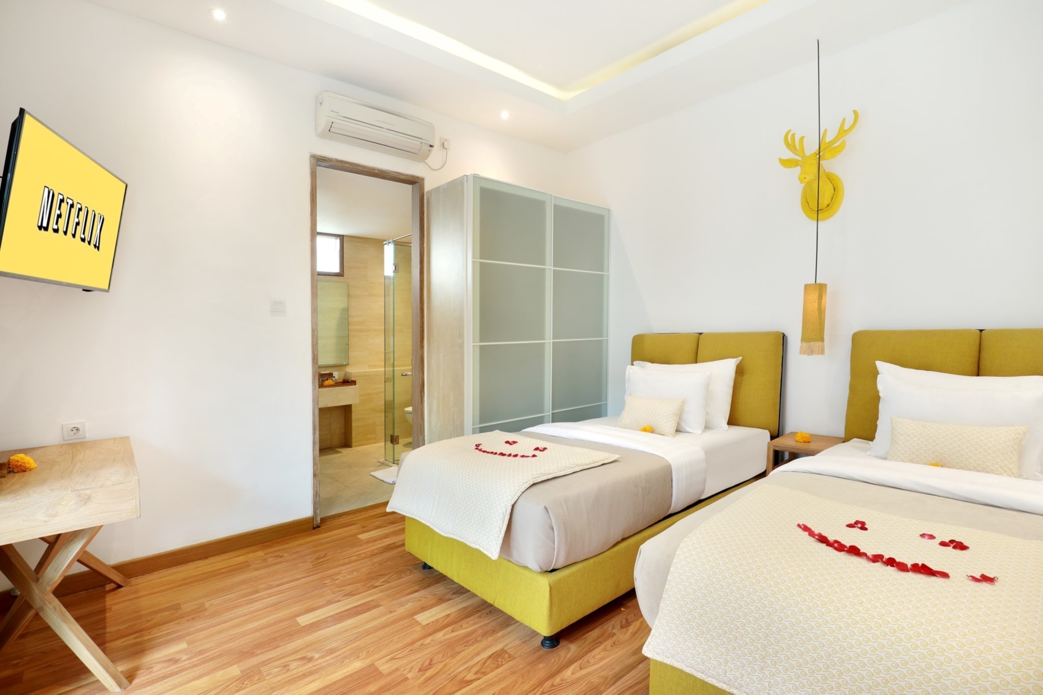 LA MIRA VILLA SEMINYAK