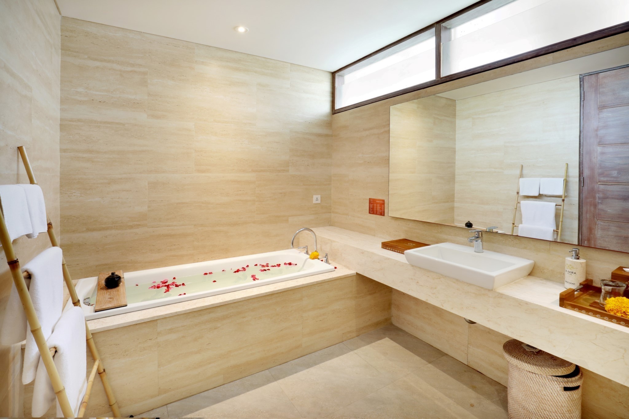 LA MIRA VILLA SEMINYAK