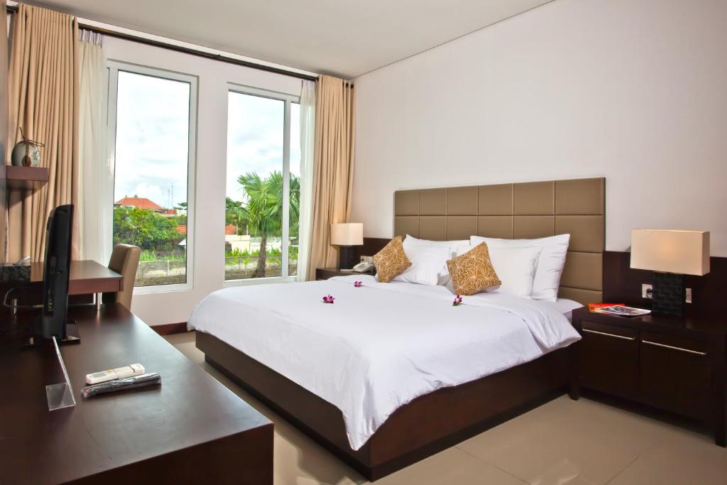 Royal Three Bedroom in Batu Belig Seminyak