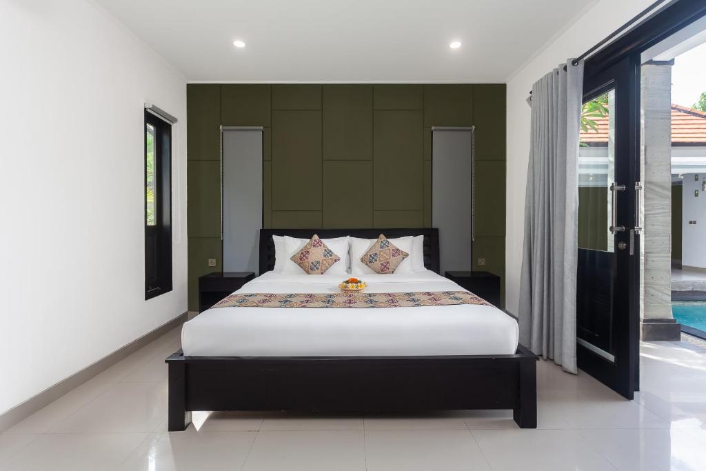 Family Villa Seminyak near Batu Belig Beach