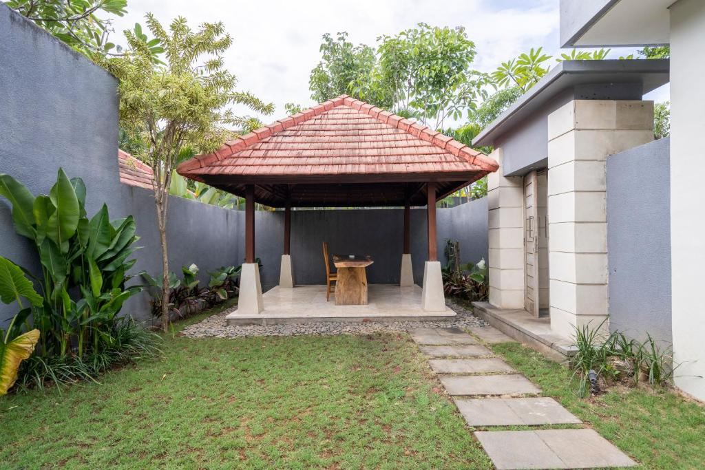 Peaceful 3 Bedroom Private Villas in Sanur