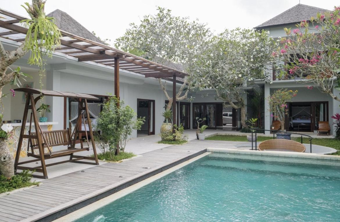 Tropical Family Villa with Ocean View