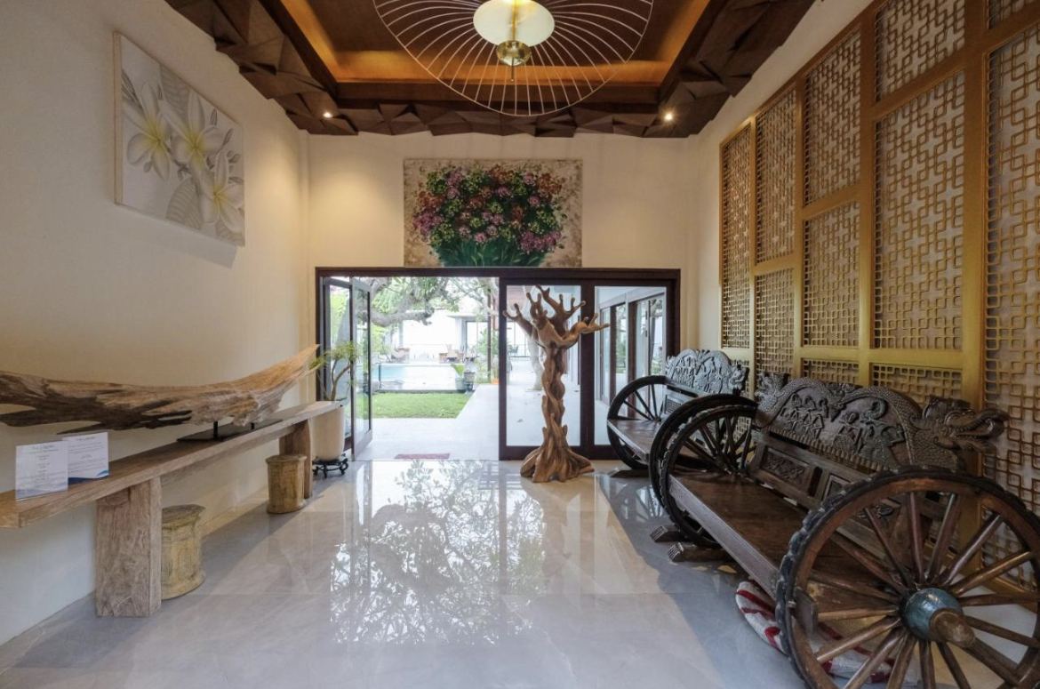Tropical Family Villa with Ocean View